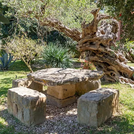 Apartman Lemalu Con Giardino