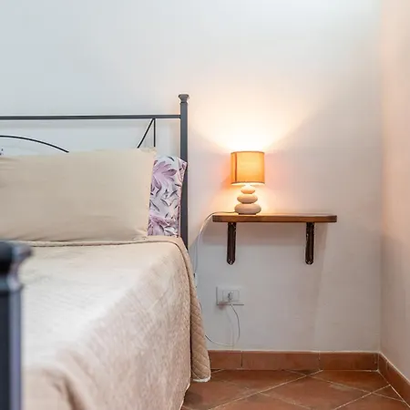 Lemalu Con Giardino Apartman *