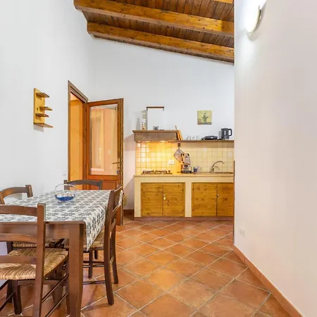 Lemalu Con Giardino Apartman *